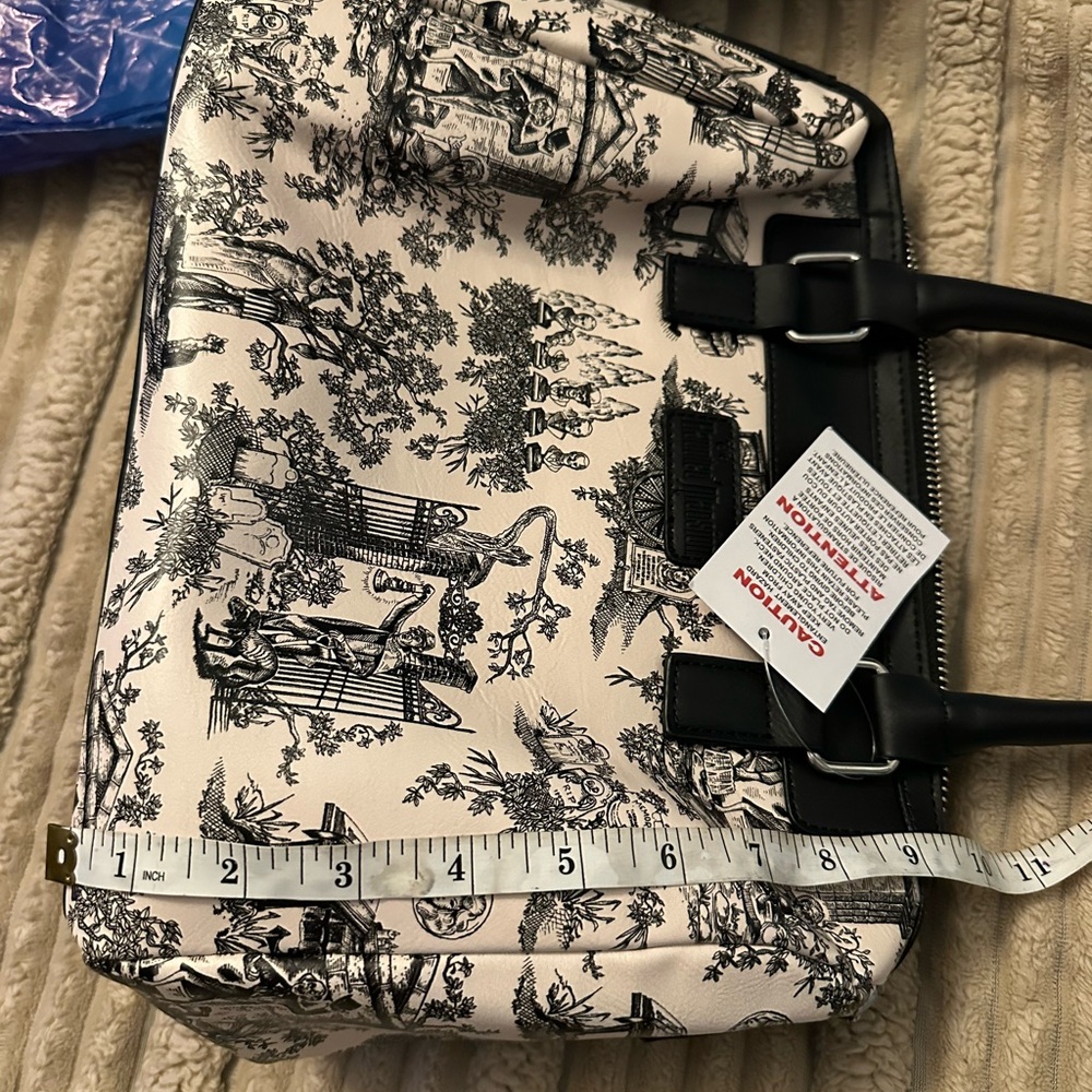 Disney haunted mansion Top-Handle Bag in Cream and Black - Diorama Style nwt - Picture 5 of 7